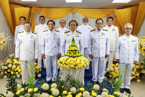 นายกเทศมนตรี พร้อมคณะผู้บริหาร เข้าร่วมการบันทึกเทปถวายพระพรชัยมงคล เนื่องในโอกาสมหามงคลที่พระบาทสมเด็จพระเจ้าอยู่หัว ทรงเจริญพระชนมพรรษา 72 พรรษา