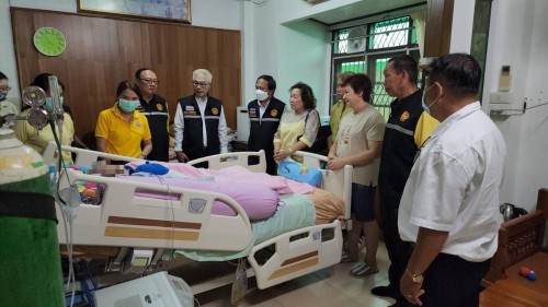 เทศบาลนครแม่สอด ลงพื้นที่มอบสิ่งของอุปโภคบริโภคให้แก่ผู้สูงอายุ ผู้พิการและผู้ยากไร้ ชุมชนดอนไชย