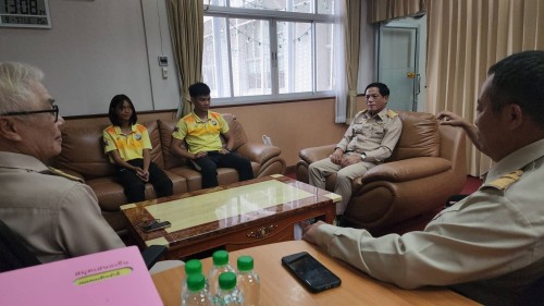 ทน.แม่สอด ร่วมกับสมาคมกรีฑาแห่งประเทศไทยในพระบรมราชูปถัมภ์ มอบรางวัลให้กับนักเรียนโรงเรียนกีฬาเทศบาลนครแม่สอด 