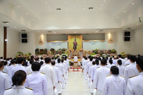 เทศบาลนครแม่สอด เข้าร่วมพิธีวางพวงมาลาเนื่องในวันสมเด็จพระนารายณ์มหาราช ประจำปี 2567
