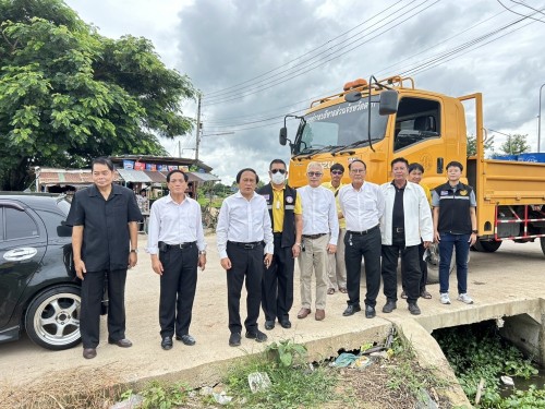 เทศบาลนครแม่สอด ร่วมกับองค์การบริหารส่วนจังหวัดตากลงพื้นที่ ติดตามการขุดลอกลำห้วย เพื่อป้องกันน้ำท่วมขัง