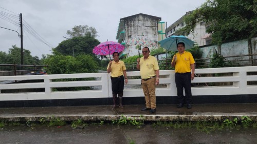 ทน.แม่สอด ลงพื้นที่ติดตามสถานการณ์น้ำ เนื่องจากมีฝนตกหนักอย่างต่อเนื่อง