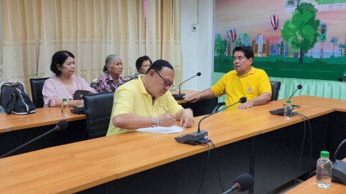 ทน.แม่สอด จัดประชุมหารือการก่อสร้างรางระบายน้ำในเขตเทศบาลนครแม่สอด