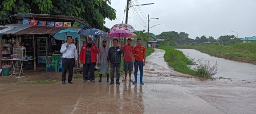เทศบาลนครแม่สอด ลงพื้นที่ติดตามสถานการณ์น้ำ เนื่องจากมีฝนตกหนักอย่างต่อเนื่อง