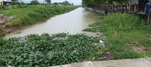 เทศบาลนครแม่สอด ลงพื้นที่ติดตามสถานการณ์น้ำ เนื่องจากมีฝนตกหนักอย่างต่อเนื่อง