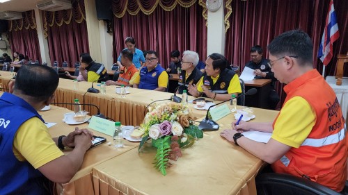 ทน.แม่สอด ลงพื้นที่ร่วมกับคณะรองผู้ว่าราชการจังหวัดตากและหน่วยงานภาครัฐฯ ติดตามสถานการณ์น้ำ ในพื้นที่เทศบาลนครแม่สอด