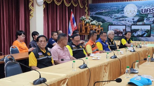 ทน.แม่สอด ลงพื้นที่ร่วมกับคณะรองผู้ว่าราชการจังหวัดตากและหน่วยงานภาครัฐฯ ติดตามสถานการณ์น้ำ ในพื้นที่เทศบาลนครแม่สอด