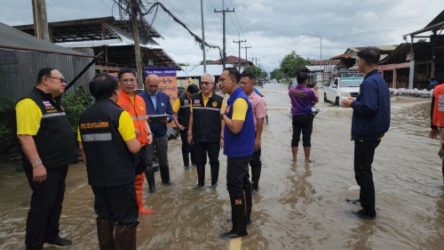 ทน.แม่สอด ลงพื้นที่ร่วมกับคณะรองผู้ว่าราชการจังหวัดตากและหน่วยงานภาครัฐฯ ติดตามสถานการณ์น้ำ ในพื้นที่เทศบาลนครแม่สอด