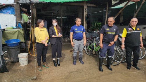 ทน.แม่สอด ลงพื้นที่ร่วมกับคณะรองผู้ว่าราชการจังหวัดตากและหน่วยงานภาครัฐฯ ติดตามสถานการณ์น้ำ ในพื้นที่เทศบาลนครแม่สอด