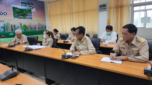ทน.แม่สอด จัดประชุมคณะผู้บริหาร หัวหน้าส่วนราชการ เพื่อมอบหมาย  สั่งการงานในโครงการต่าง ๆ และติดตามความคืบหน้างานที่มอบหมาย