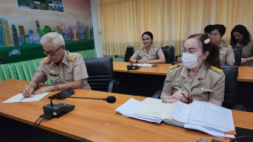 ทน.แม่สอด จัดประชุมคณะผู้บริหาร หัวหน้าส่วนราชการ เพื่อมอบหมาย  สั่งการงานในโครงการต่าง ๆ และติดตามความคืบหน้างานที่มอบหมาย
