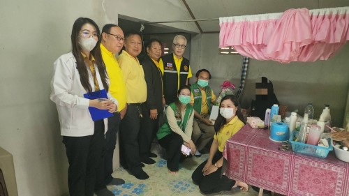 ทน.แม่สอด ลงพื้นที่มอบสิ่งของอุปโภคบริโภคให้แก่ผู้สูงอายุ และผู้พิการ ชุมชนอิสลาม ชุมชนประชารักษ์