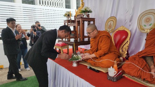 ทน.แม่สอด เข้าร่วมพิธีวางพวงมาลา เนื่องในวันรพี ประจำปี 2567