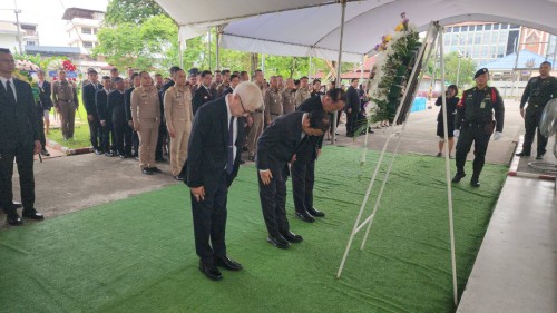 ทน.แม่สอด เข้าร่วมพิธีวางพวงมาลา เนื่องในวันรพี ประจำปี 2567