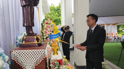 ทน.แม่สอด เข้าร่วมพิธีวางพวงมาลา เนื่องในวันรพี ประจำปี 2567