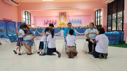 ทน.แม่สอด ร่วมพิธีกล่าวถวายราชสดุดีเฉลิมพระเกียรติและ          กล่าวบทอาเศียรวาทถวายพระพรแด่ สมเด็จพระนางเจ้าสิริกิติ์ พระบรมราชินีนาถ พระบรมราชชนนีพันปีหลวง