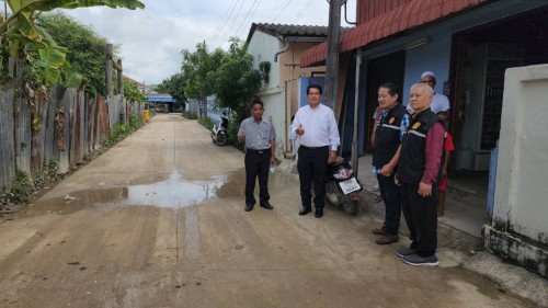 ทน.แม่สอด ลงพื้นที่ติดตามความคืบหน้าการก่อสร้าง ถนนมูฮายีลีน และถนนหน้าวัดบุญญาวาส