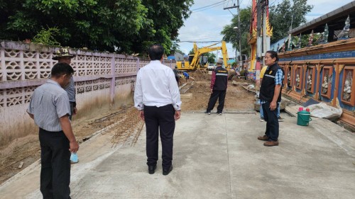 ทน.แม่สอด ลงพื้นที่ติดตามความคืบหน้าการก่อสร้าง ถนนมูฮายีลีน และถนนหน้าวัดบุญญาวาส