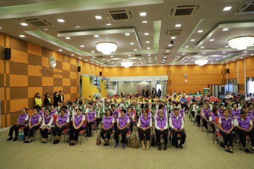 ทน.แม่สอด ร่วมพิธีมอบวุฒิบัตรแก่นักศึกษาวิทยาลัยสูงวัย นครแม่สอด ที่ผ่านการฝึกอบรม "โครงการส่งเสริมสุขภาพผู้สูงอายุสร้างจิตสดใส ร่างกายแข็งแรง" รุ่นที่ 2 และโครงการพัฒนาศักยภาพผู้สูงอายุเทศบาลนครแม่สอด ประจำปีงบประมาณ พ.ศ.2567
