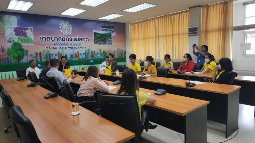 ทน.แม่สอด ร่วมต้อนรับคณะจากมูลนิธิลิฟวิงเชิร์ชออฟก็อด และร่วมหารือการริเริ่มโครงการส่งเสริมวิชาภาษาอังกฤษแก่โรงเรียน ในสังกัดเทศบาลนครแม่สอด