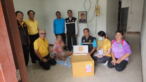 ทน.แม่สอด ลงพื้นที่มอบสิ่งของอุปโภคบริโภคให้แก่ผู้สูงอายุและผู้ป่วยติดเตียง 
