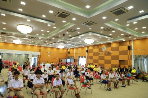 ทน.แม่สอด จัดโครงการทุนการศึกษาสำหรับนักศึกษาและการให้ความช่วยเหลือนักเรียนในเขตเทศบาลนครแม่สอด