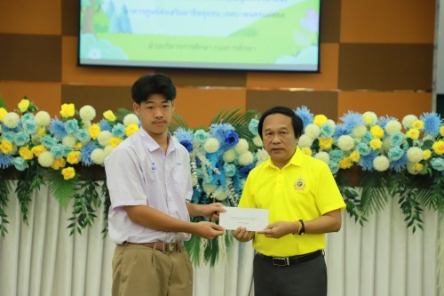 ทน.แม่สอด จัดโครงการทุนการศึกษาสำหรับนักศึกษาและการให้ความช่วยเหลือนักเรียนในเขตเทศบาลนครแม่สอด