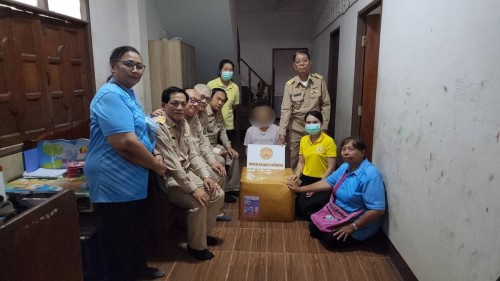 เทศบาลนครแม่สอด ลงพื้นที่มอบสิ่งของอุปโภคบริโภคให้แก่ผู้ยากไร้ ชุมชนดอนไชย ชุมชนวัดหลวง และชุมชนอิสลาม
