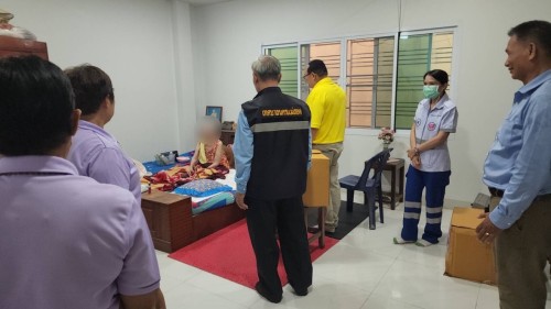 เทศบาลนครแม่สอด ลงพื้นที่เยี่ยมบ้านและมอบสิ่งของอุปโภคบริโภคให้แก่ ผู้ยากไร้ ชุมชนประชารักษ์และชุมชนบ้านทุ่ง