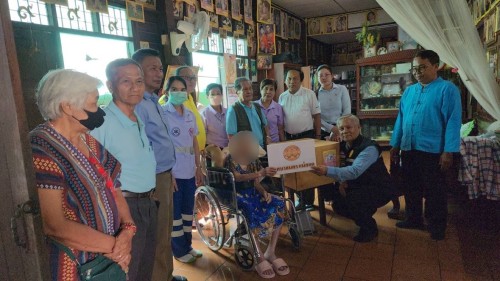 เทศบาลนครแม่สอด ลงพื้นที่เยี่ยมบ้านและมอบสิ่งของอุปโภคบริโภคให้แก่ ผู้ยากไร้ ชุมชนประชารักษ์และชุมชนบ้านทุ่ง