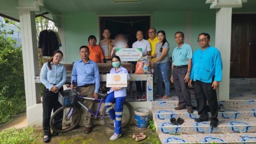 เทศบาลนครแม่สอด ลงพื้นที่เยี่ยมบ้านและมอบสิ่งของอุปโภคบริโภคให้แก่ ผู้ยากไร้ ชุมชนประชารักษ์และชุมชนบ้านทุ่ง