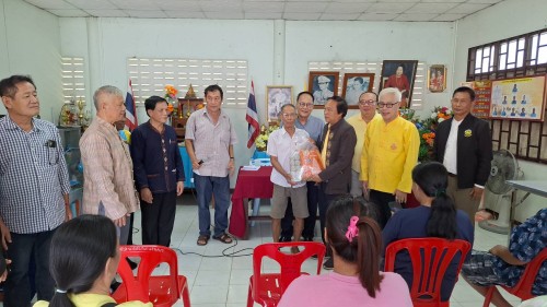 เทศบาลนครแม่สอด ลงพื้นที่มอบถุงยังชีพให้แก่ผู้ประสบภัยน้ำท่วม ในเขตพื้นที่เทศบาลนครแม่สอด