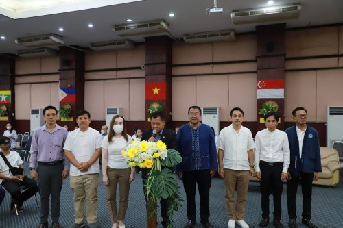 ทน.แม่สอด จัดโครงการฝึกอบรมส่งเสริมคุณธรรมจริยธรรมบุคลากรในสังกัดเทศบาลนครแม่สอด