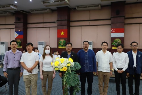 ทน.แม่สอด จัดโครงการฝึกอบรมส่งเสริมคุณธรรมจริยธรรมบุคลากรในสังกัดเทศบาลนครแม่สอด