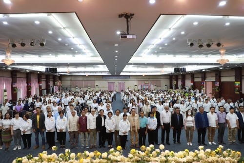 ทน.แม่สอด จัดโครงการฝึกอบรมส่งเสริมคุณธรรมจริยธรรมบุคลากรในสังกัดเทศบาลนครแม่สอด