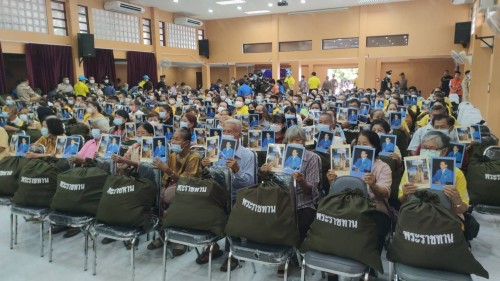 ทน.แม่สอด ร่วมให้การต้อนรับ พลเอก กัมปนาท  รุดดิษฐ์ องคมนตรี ลงพื้นที่เชิญสิ่งของพระราชทานมอบแก่ประชาชนผู้ประสบอุทกภัย