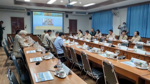 ทน.แม่สอด ร่วมให้การต้อนรับ พลเอก กัมปนาท  รุดดิษฐ์ องคมนตรี ลงพื้นที่เชิญสิ่งของพระราชทานมอบแก่ประชาชนผู้ประสบอุทกภัย