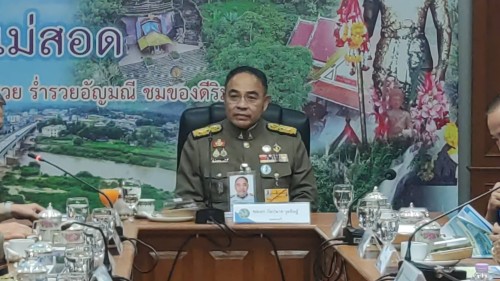 ทน.แม่สอด ร่วมให้การต้อนรับ พลเอก กัมปนาท  รุดดิษฐ์ องคมนตรี ลงพื้นที่เชิญสิ่งของพระราชทานมอบแก่ประชาชนผู้ประสบอุทกภัย