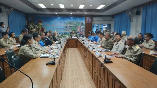 ทน.แม่สอด ร่วมให้การต้อนรับ พลเอก กัมปนาท  รุดดิษฐ์ องคมนตรี ลงพื้นที่เชิญสิ่งของพระราชทานมอบแก่ประชาชนผู้ประสบอุทกภัย