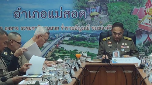 ทน.แม่สอด ร่วมให้การต้อนรับ พลเอก กัมปนาท  รุดดิษฐ์ องคมนตรี ลงพื้นที่เชิญสิ่งของพระราชทานมอบแก่ประชาชนผู้ประสบอุทกภัย