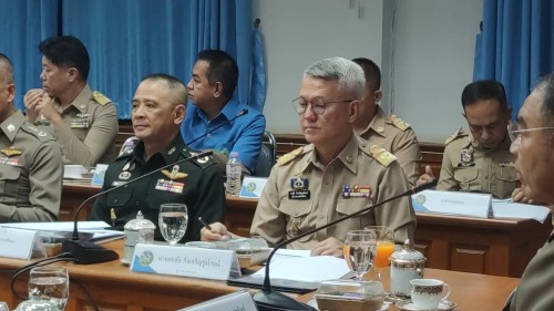 ทน.แม่สอด ร่วมให้การต้อนรับ พลเอก กัมปนาท  รุดดิษฐ์ องคมนตรี ลงพื้นที่เชิญสิ่งของพระราชทานมอบแก่ประชาชนผู้ประสบอุทกภัย