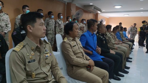 ทน.แม่สอด ร่วมให้การต้อนรับ พลเอก กัมปนาท  รุดดิษฐ์ องคมนตรี ลงพื้นที่เชิญสิ่งของพระราชทานมอบแก่ประชาชนผู้ประสบอุทกภัย