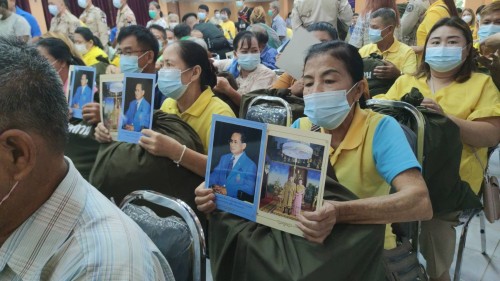 ทน.แม่สอด ร่วมให้การต้อนรับ พลเอก กัมปนาท  รุดดิษฐ์ องคมนตรี ลงพื้นที่เชิญสิ่งของพระราชทานมอบแก่ประชาชนผู้ประสบอุทกภัย