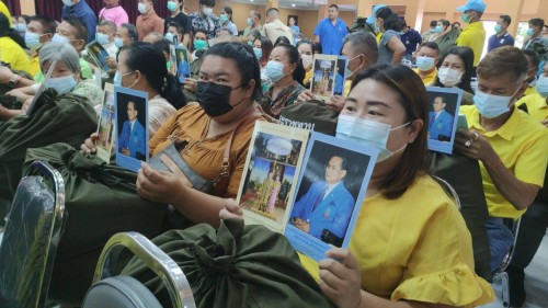 ทน.แม่สอด ร่วมให้การต้อนรับ พลเอก กัมปนาท  รุดดิษฐ์ องคมนตรี ลงพื้นที่เชิญสิ่งของพระราชทานมอบแก่ประชาชนผู้ประสบอุทกภัย