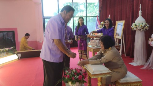 ทน.แม่สอด ร่วมงานแสดงมุทิตาจิต ธีราฑิตานุสรณ์ แด่ผู้เกษียณอายุราชการ ครูธีรารัตน์ แจ่มแจ้ง