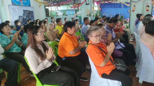 เทศบาลนครแม่สอด ร่วมพิธีทำบุญทอดผ้าป่าสามัคคี ชุมชนอินทรคีรี 1