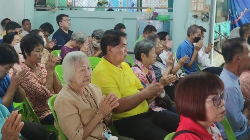เทศบาลนครแม่สอด ร่วมพิธีทำบุญทอดผ้าป่าสามัคคี ชุมชนอินทรคีรี 1