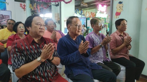 เทศบาลนครแม่สอด ร่วมพิธีทำบุญทอดผ้าป่าสามัคคี ชุมชนอินทรคีรี 1