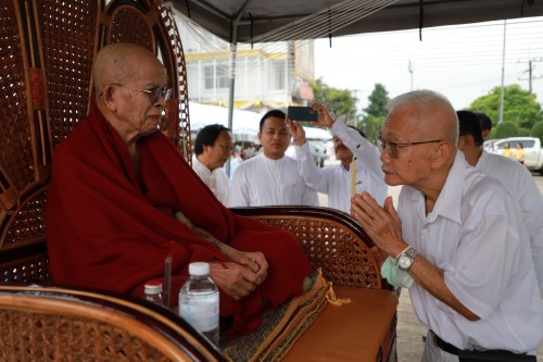 ทน.แม่สอด พิธีทำบุญเทศบาลนครแม่สอดครบรอบ 87 ปี และพิธีมหามังคลาภิเษกเจ้าพ่อพะวอ