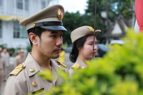 เทศบาลนครแม่สอด จัดกิจกรรมเคารพธงชาติ เนื่องใน วันพระราชทานธงชาติไทย